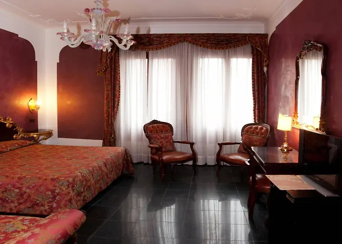 Ca Favretto San Cassiano - Residenza D'epoca Hotel 4*